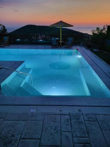 "Stergiou Luxury Apartment 2Nd Floor" Με Κοινη Πισινα Saronida Bagian luar foto