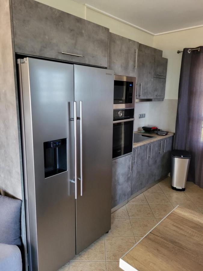 "Stergiou Luxury Apartment 2Nd Floor" Με Κοινη Πισινα Saronida Bagian luar foto