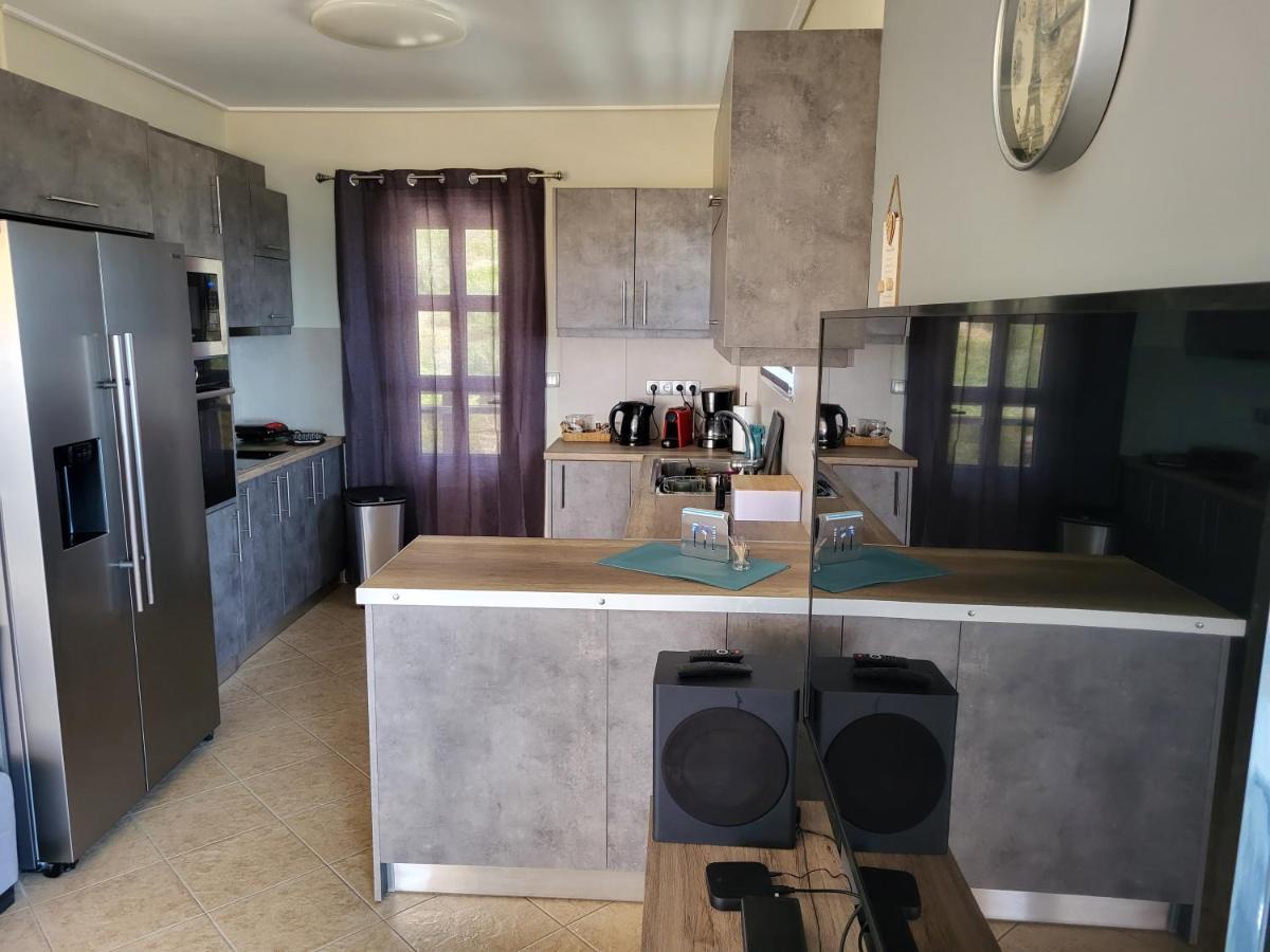 "Stergiou Luxury Apartment 2Nd Floor" Με Κοινη Πισινα Saronida Bagian luar foto